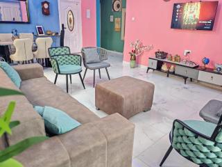 Spacious Queen Room Near Bojo & Kokrobite Beaches - 5