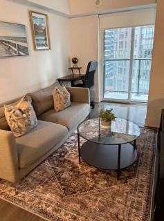 Queen Bed and single bed for friends - 4