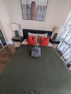 Nice Place Central to Downtown - 6