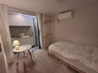 two-bedroom in sinchon - 8