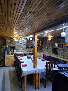 Дядо Цоньовата къща самостоятелен имот с басейн - 7