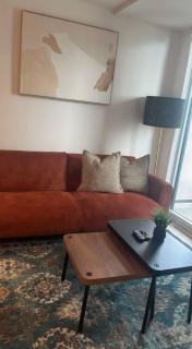 Sleep 2 guests cozy couch - 2