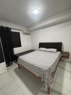 Apartamento Enseada, elevador e garagem próx a praia - 2