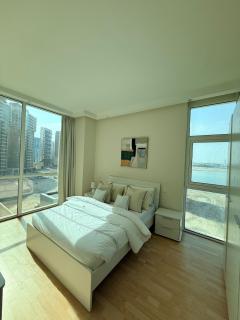 Vibrant Juffair 2BR Near Clubs, Cafés & Malls - 2