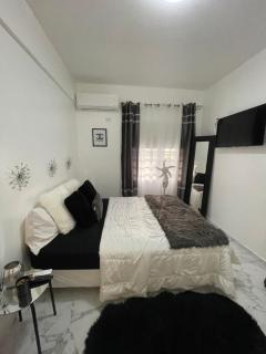 Modern Ocean View Apartment - 8