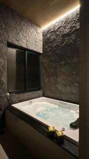 Casa Industrial com Banheira - 0