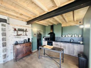 2 houses for a large family or group - 8