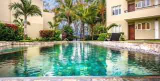 Cape Bay - Prime North Location Steps from the Ocean - 0