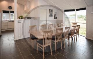 8 Bedroom Lovely Home In Vejers Strand - 7