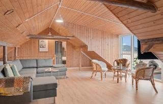 6 Bedroom Stunning Home In Give - 5