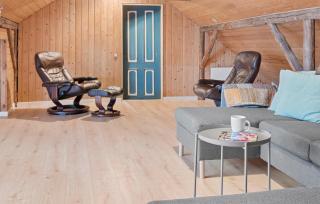 6 Bedroom Stunning Home In Give - 3