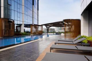 Cozy Melbourne Square Apartment with Parking and Balcony - 8