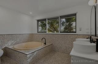 Yarra Valley Farmhouse Sunrise Deck Views - 5