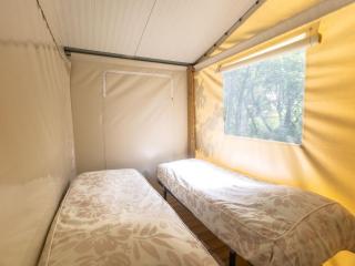 Tente Toile & Bois - 2 Chambres, Terrasse - API-1-52-789 - 6