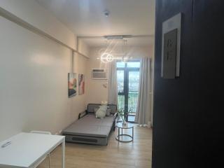 Near Moa 4 pax Unit in Gentry Manor Beside Okada 8E 8G 17V - 1