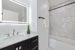 2BR Near Union Market Capitol Hill Union Station - 6