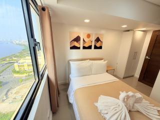 Sapphire Seaview Park Suites near Okada, Solaire, MOA, NAIA Airport, Bayview - 4