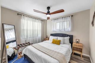 Newly renovated - walking distance to pier! - 1