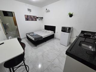 Flat 04 com lavanderia na entrada e feira as domingo e quartas - 0