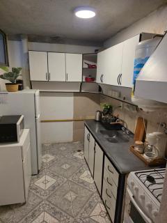 Departamento dos dormitorios en 3er piso por escaleras - 5