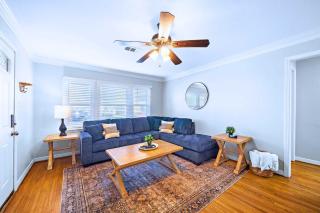 Kick Back & Relax WiFi Desk Smart TVs Tire swing - 5