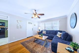 Kick Back & Relax WiFi Desk Smart TVs Tire swing - 4