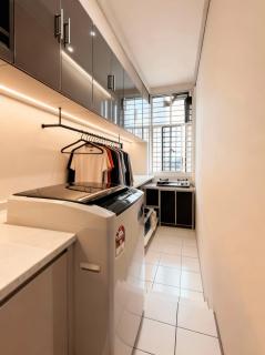 KW HOMESTAY CASA UNO APT Fully Aircond 3 Bedroom - 1