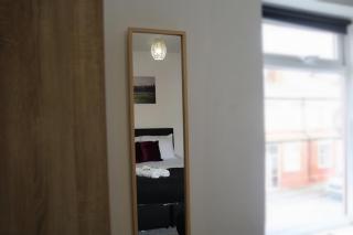 2BR Apt By Eason Stays Short Lets Warrington - 5