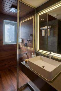 The Passport Hotel - 5