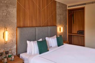 The Passport Hotel - 7