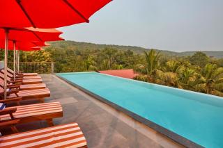 The Passport Hotel - 4