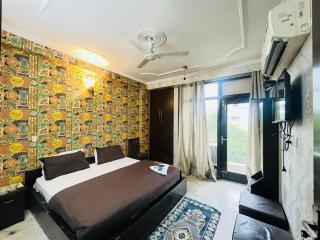 Hotel Everyday - C R Park - 3