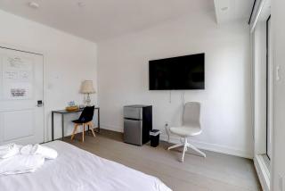 Downsview Park Luxury Townhome near Yorkdale Transit - 4