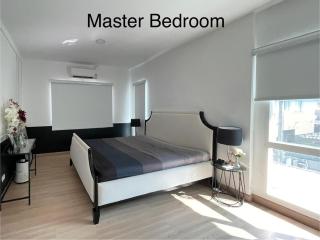 Spacious Modern Home & Garden Perfect for Families - 6