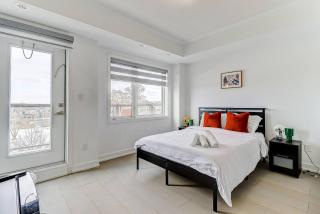 Downsview Park Luxury Townhome near Yorkdale Transit - 5