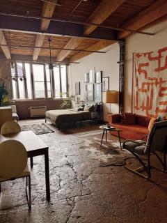 420 Friendly BOHO Loft Downtown KING suite FREE parking - 6