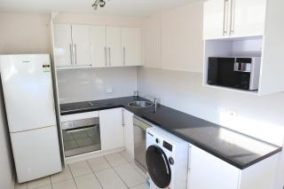 Surfers Private Apartments - 2