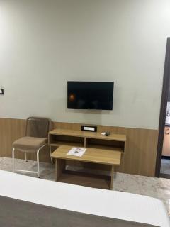 Hotel The Rainbow Inn - 2