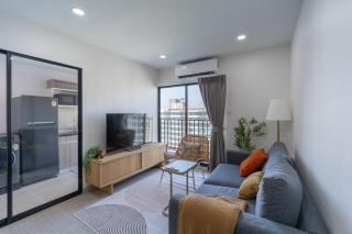 Spacious 2BR Bangkok - Pool, Gym,Coworking-20m BTS - 5