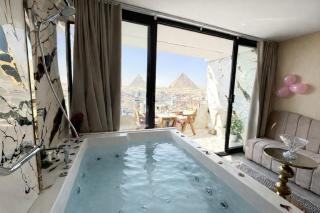 Zoom Pyramids View inn - 9