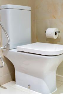 Canal Views, LUX Waterfront 2BR, Pool! Yas Island - 2