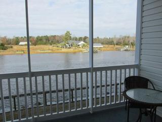 Waterway View 2BR • First-Floor Balcony • Pools • Dock Access • Carolina Keyes 1203 - 7