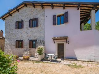 Quiet holiday home in Sellano with swimming pool a few kilometers from Rasiglia - 1