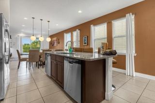 371P Fabulous 8 BD Private PoolSpa- By Disney - 4