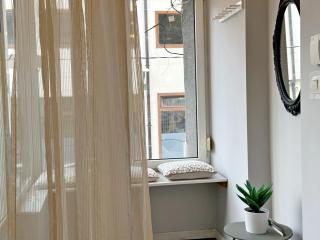 Romantic 1BDR apt near Eagle bridge - Fast Wi-Fi - 7