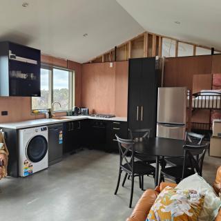 Winder-Lea Whare in Native Bush - Moana - 3