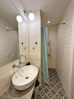 Elegant 2BDR Apt for groups and family - Fast Wi-Fi - 3