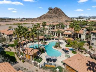 7Min Airport DiabloStadium Gym Pool HotTub DogPark - 9