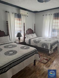 Island Bleu Hideaway & Tours - 1