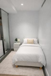 Skyline Bayview Suite - 7